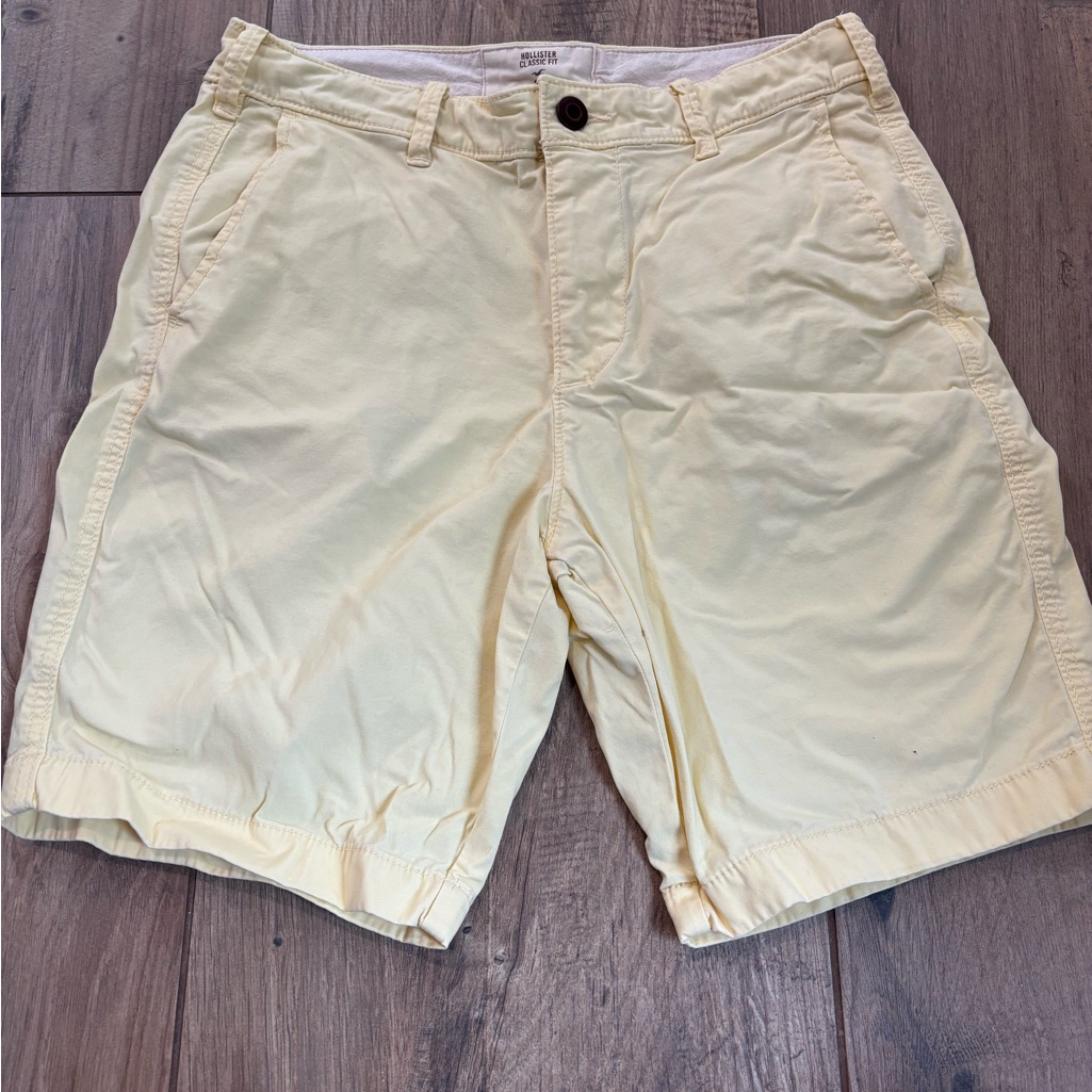 Hollister Chino Shorts Men’s Size 30 Pale Yellow Hiking Golf Preppy Pockets
